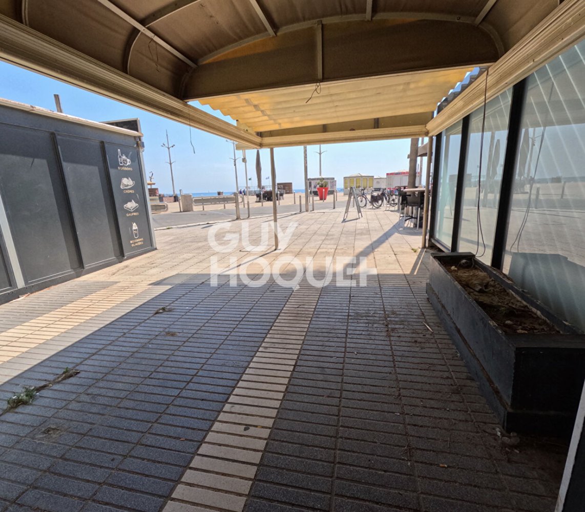180m² Commercial property in Canet-en-Roussillon, France No. 292329