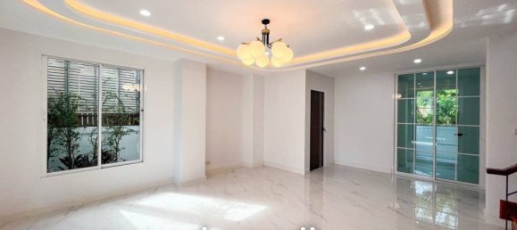 4 bedrooms House in Ko Kaeo, Thailand No. 26723 5