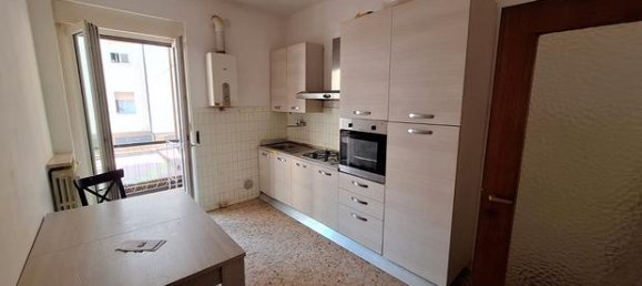 3 rooms Apartment in Verona, Italy No. 288023 6