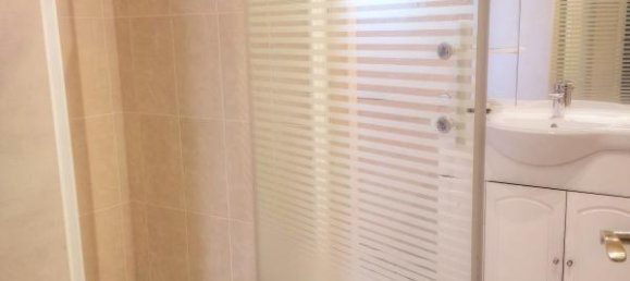 2 bedrooms Apartment in Saint-Jean-de-Braye, France No. 84890 4