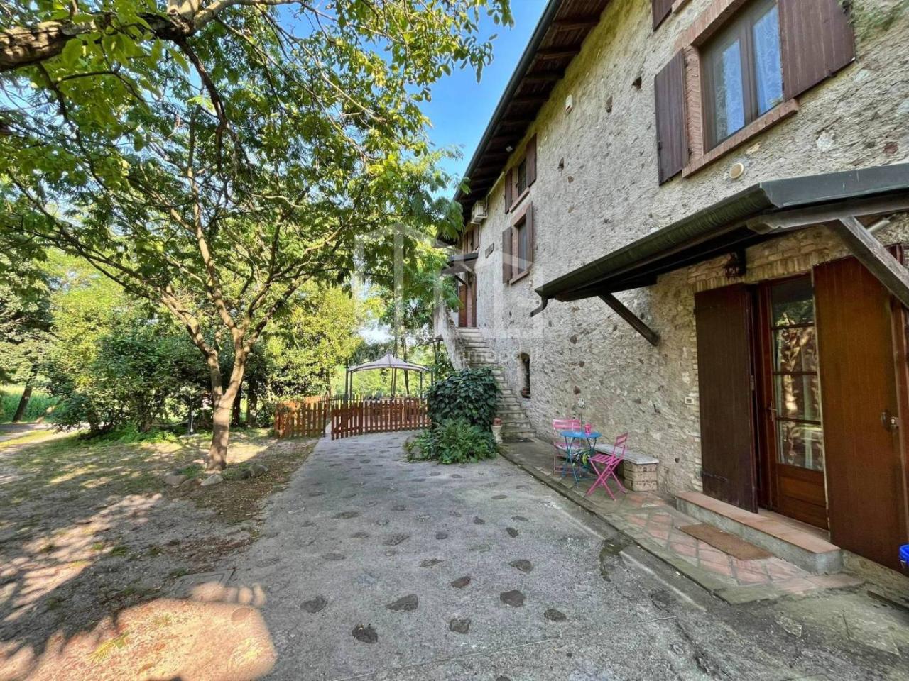 10 rooms House in Pozzolengo, Italy No. 23031
