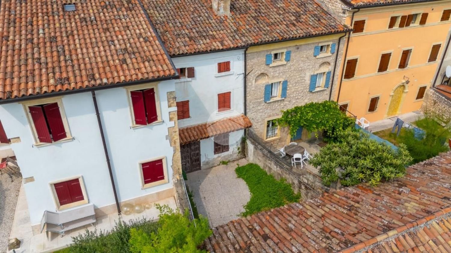 5 chambres Maison à Illasi, Italy No. 315564