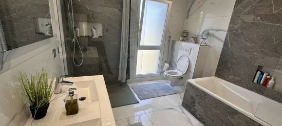 4 bedrooms House in Moselle, France No. 59405 5