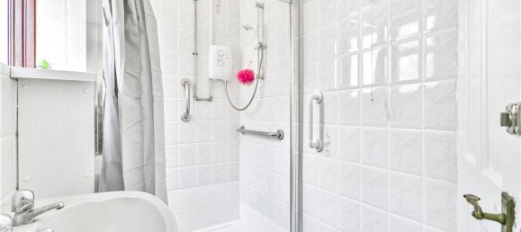 3 Schlafzimmer Haus in Hounslow, United Kingdom, Nr. 8485 8