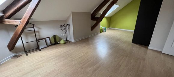 Edificio de 2 dormitorios en Crepy-en-Valois, France No. 92475 15