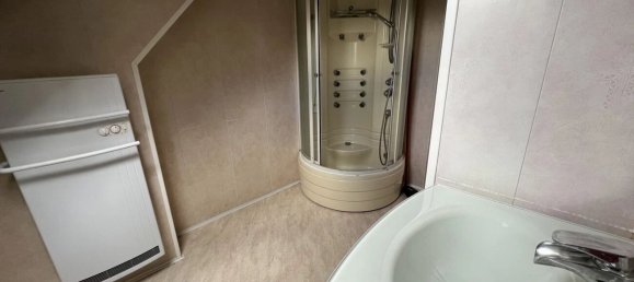 Edificio de 2 dormitorios en Crepy-en-Valois, France No. 92475 16