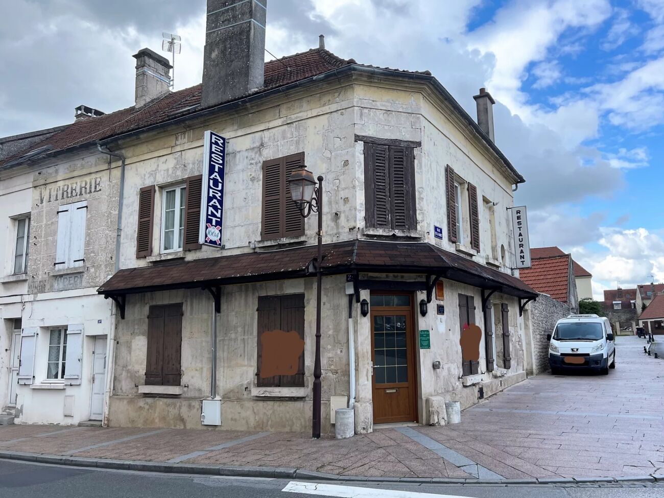 Edificio de 2 dormitorios en Crepy-en-Valois, France No. 92475