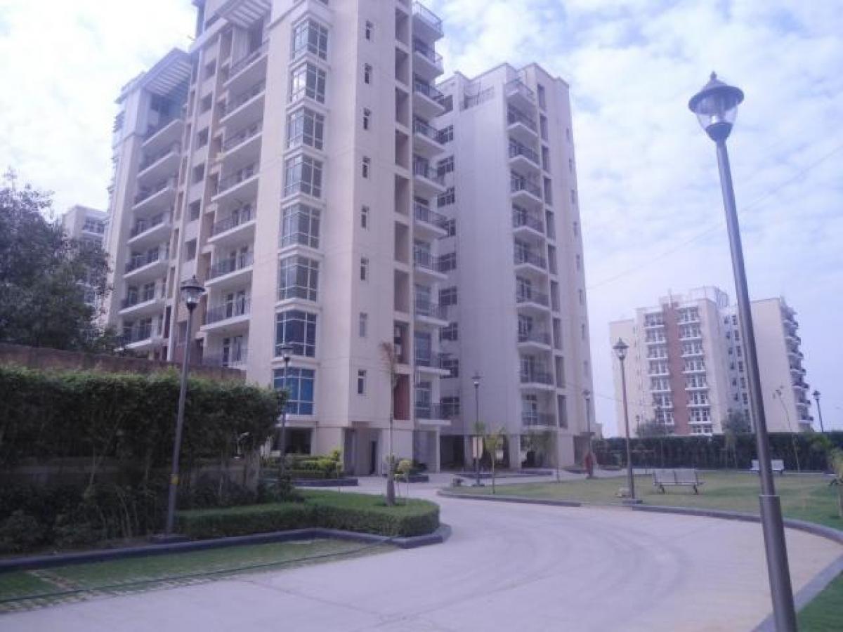 3 bedrooms House in Faridabad, India No. 24281