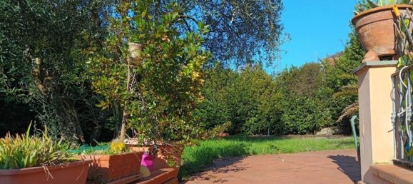 6 rooms Villa in Carrara, Italy No. 52214 5