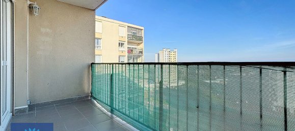 2 bedrooms Apartment in Evry, France No. 162405 4