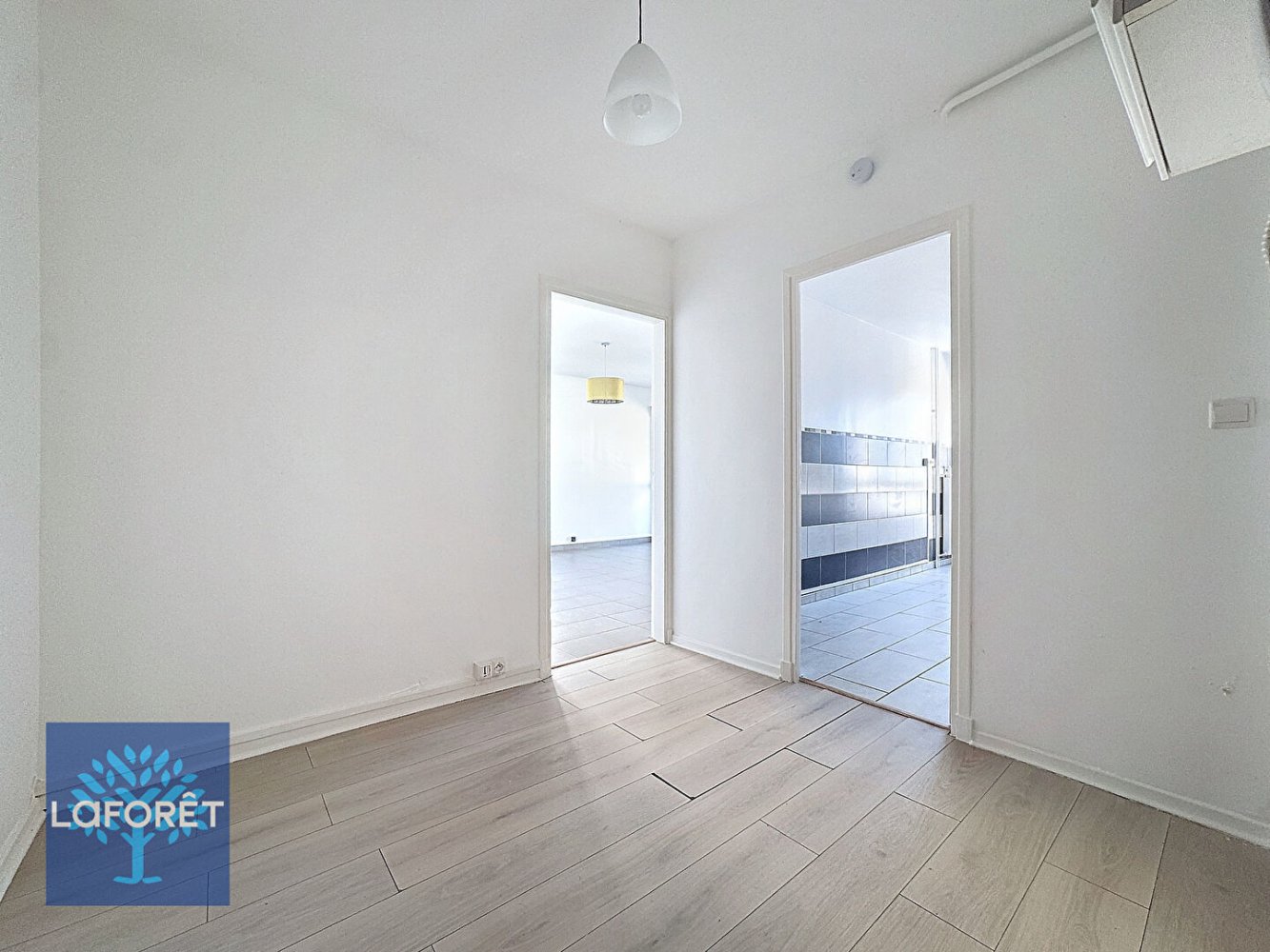 2 bedrooms Apartment in Evry, France No. 162405