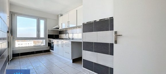 2 bedrooms Apartment in Evry, France No. 162405 5