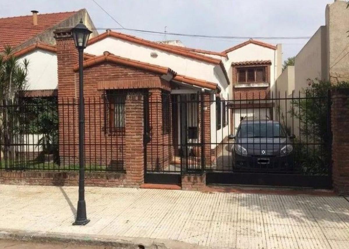 4 bedrooms House in Lomas de Zamora, Argentina No. 85291