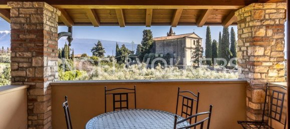 Пентхаус с 4 комнатами в Тосколано Мадерно, Италия № 220404 2