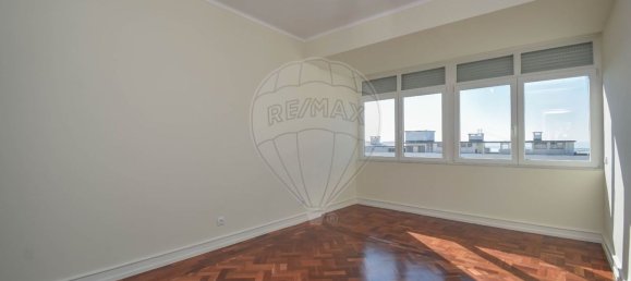 4 bedrooms Duplex in Lisbon, Portugal No. 10655 2