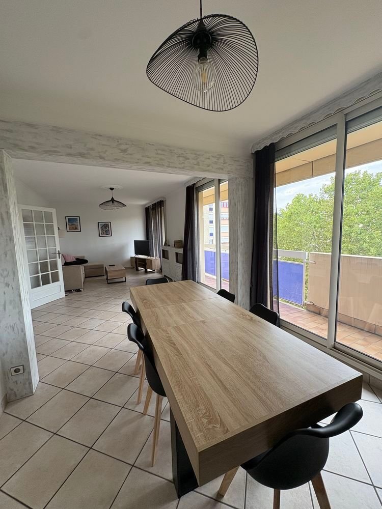 3 bedrooms Apartment in Macon, France No. 325103