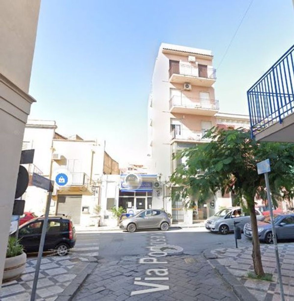 Квартира с 4 комнатами в Милаццо, Италия № 40930