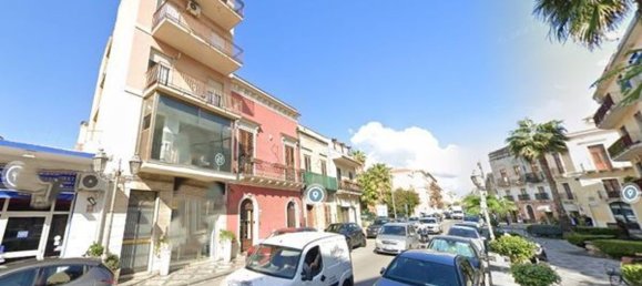 Квартира с 4 комнатами в Милаццо, Италия № 40930 3