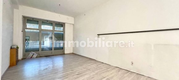 1 room Commercial property in Bergamo, Italy No. 277046 4