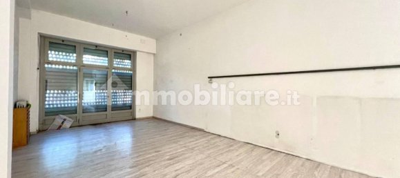 1 room Commercial property in Bergamo, Italy No. 277046 2