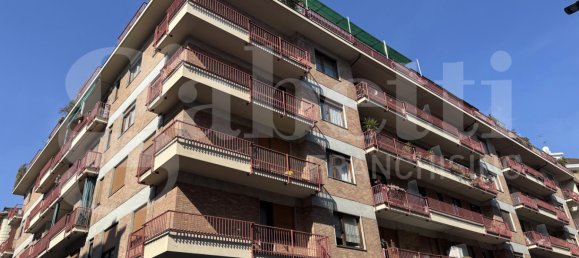 3 bedrooms Apartment in Turin, Italy No. 55028 5