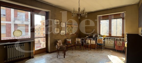 3 bedrooms Apartment in Turin, Italy No. 55028 2
