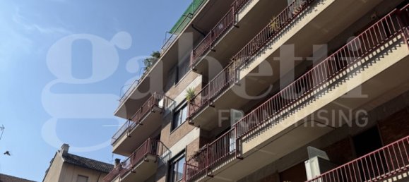 3 bedrooms Apartment in Turin, Italy No. 55028 4
