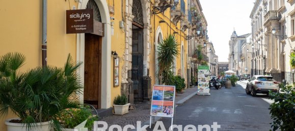 Propriété commerciale à Catania, Italy 56m² No. 203857 3