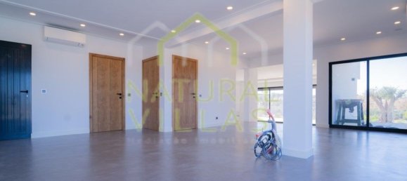 Casa T5 em Quarteira, Portugal N.º 31884 11