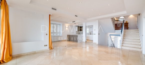 Villa de 4 dormitorios en Marbella, Spain No. 62728 6