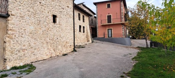 11-Zimmer Doppelhaus in Cascia, Italy, Nr. 76837 3