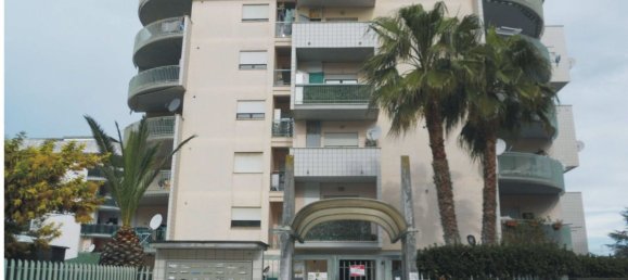 5 rooms Apartment in Anzio, Italy No. 25844 27