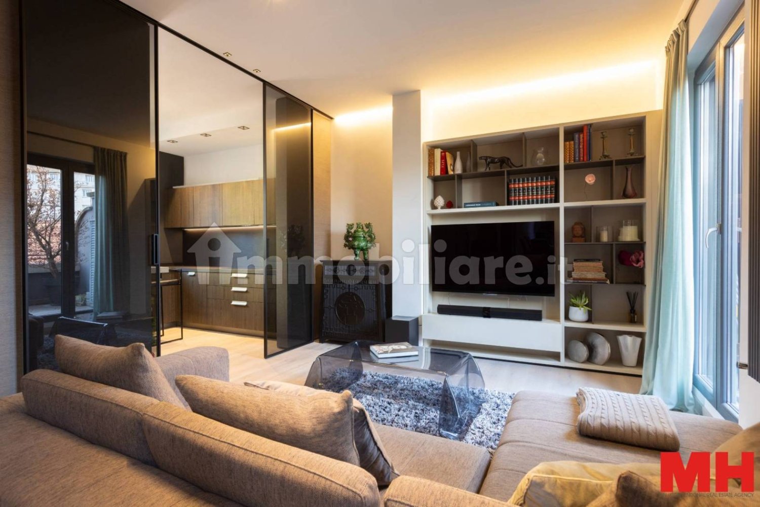 Пентхаус с 2 спальнями в Милан, Италия № 374307