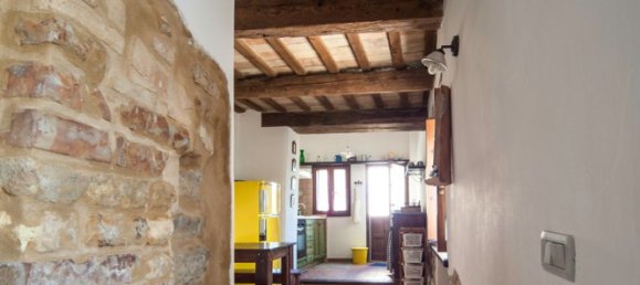 Дом с 5 комнатами в Чинголи, Италия № 65508 9