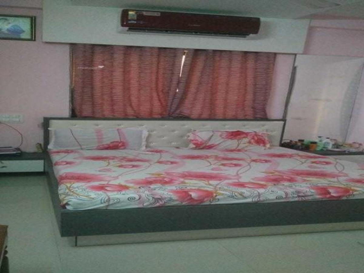 4 bedrooms House in Vadodara, India No. 29123