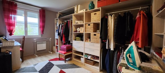 3 bedrooms House in Sainte-Genevieve, France No. 160985 6