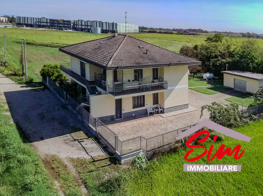 6 غرف نوم فيلا في Cameri, Italy رقم 356410