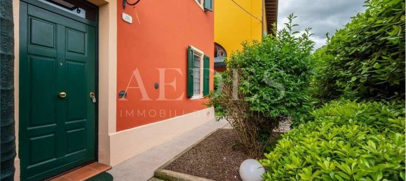 4 Schlafzimmer Haus in Modena, Italy, Nr. 319810 3