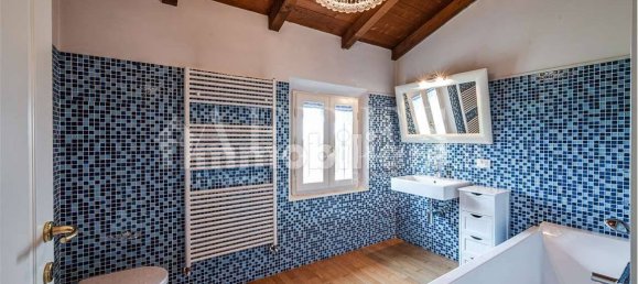 4 Schlafzimmer Haus in Modena, Italy, Nr. 319810 21