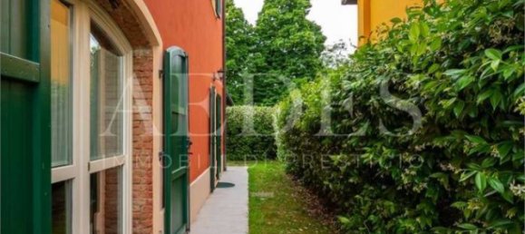 4 Schlafzimmer Haus in Modena, Italy, Nr. 319810 5