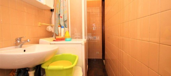 1 bedroom Apartment in Turin, Italy No. 77020 3