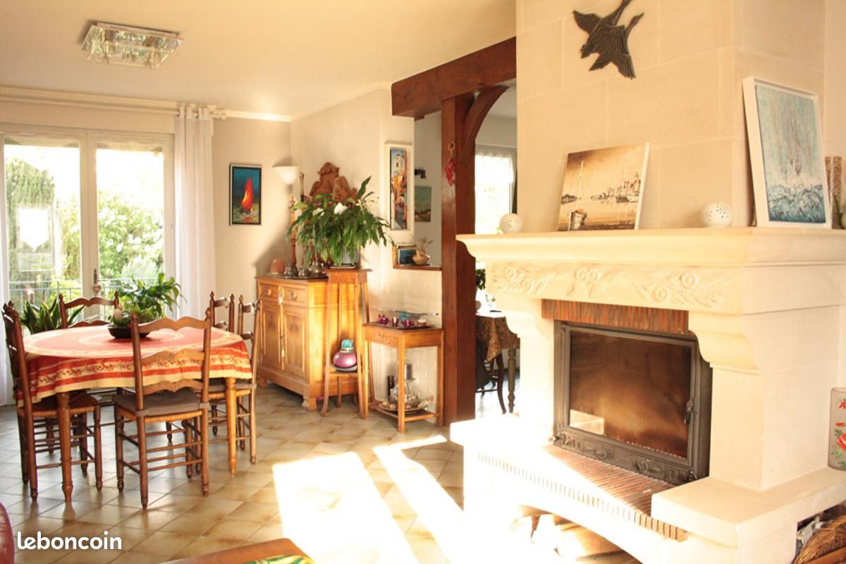 Casa de 4 dormitorios en Saint-Fuscien, France No. 243191