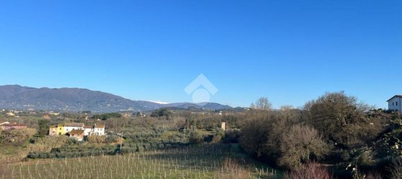 47015m² Land in Montecarlo, Italy No. 27059 27