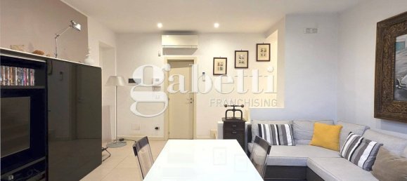 1 bedroom Apartment in Milan, Italy No. 337498 4
