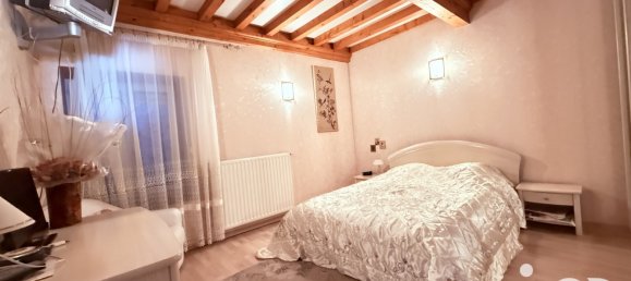 4 bedrooms Townhouse in Poncin, France No. 204403 2