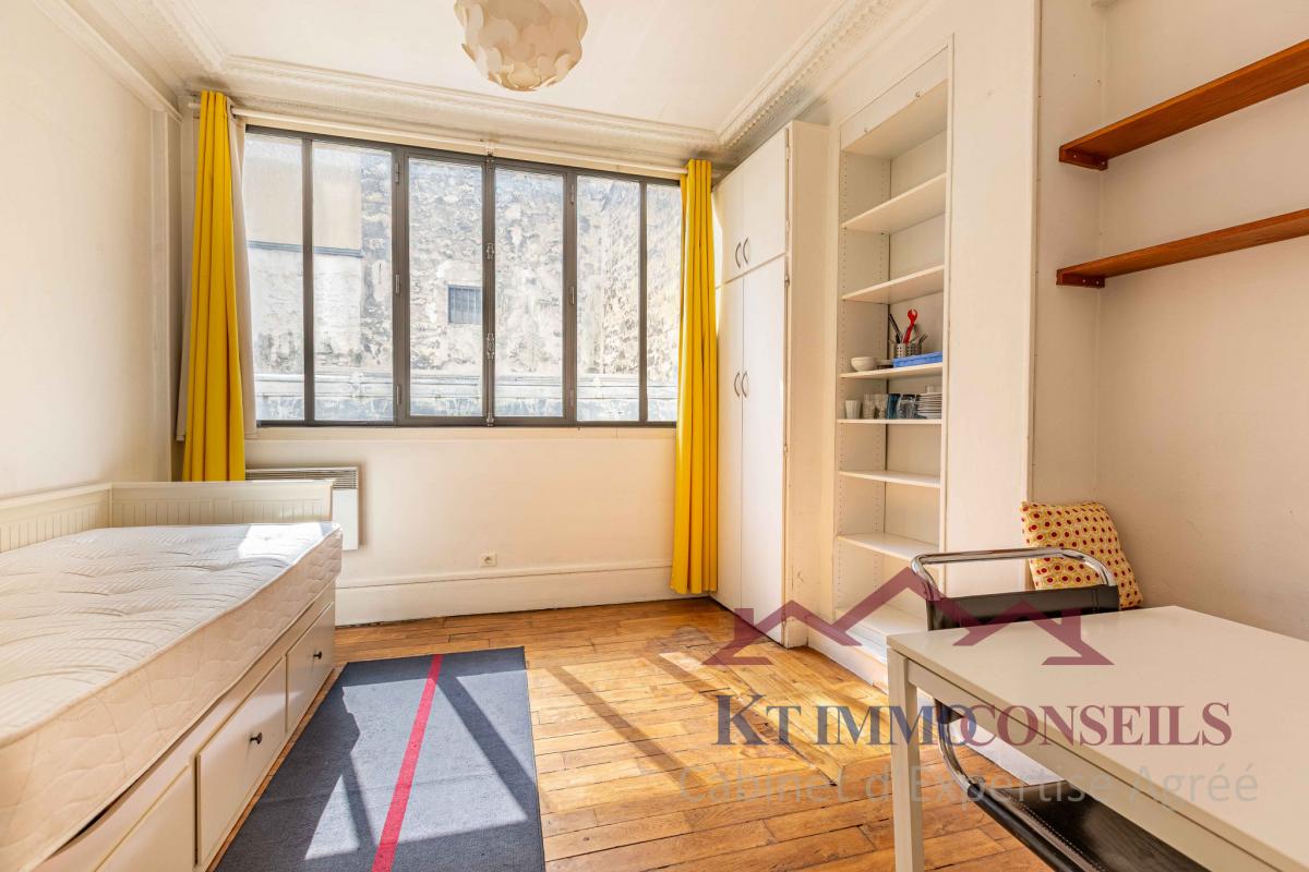 1 bedroom Apartment in Paris, France No. 330646
