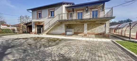 3 bedrooms House in Ain, France No. 208111 2