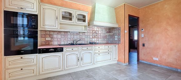 3 bedrooms House in Ain, France No. 208111 5