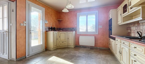 3 bedrooms House in Ain, France No. 208111 6