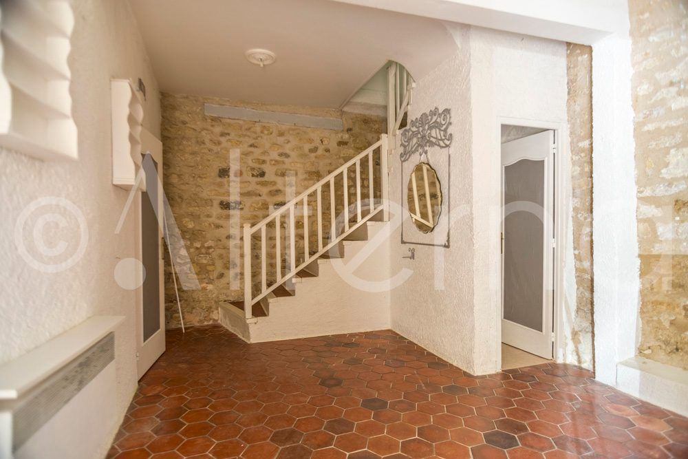 2 bedrooms Apartment in Mezy-sur-Seine, France No. 182747